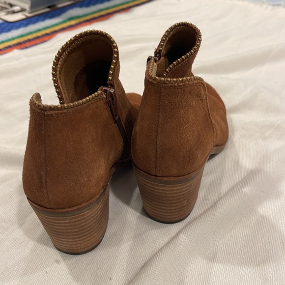 Lucky Brand Women’s Pincah Booties 6 Brown Leather Stacked 2” Heel Ankle Boots - Picture 3 of 9